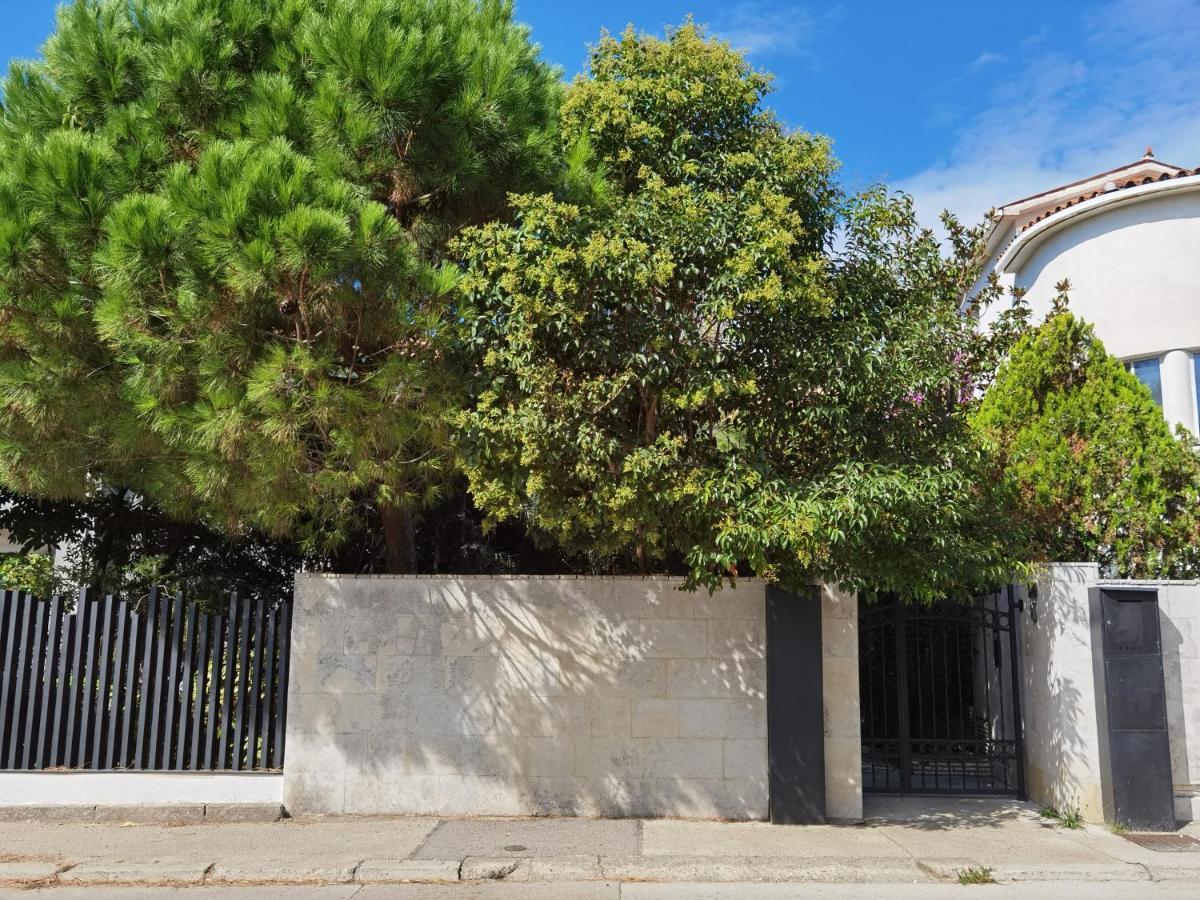 Pine And Lime Apartments Pula Exterior photo