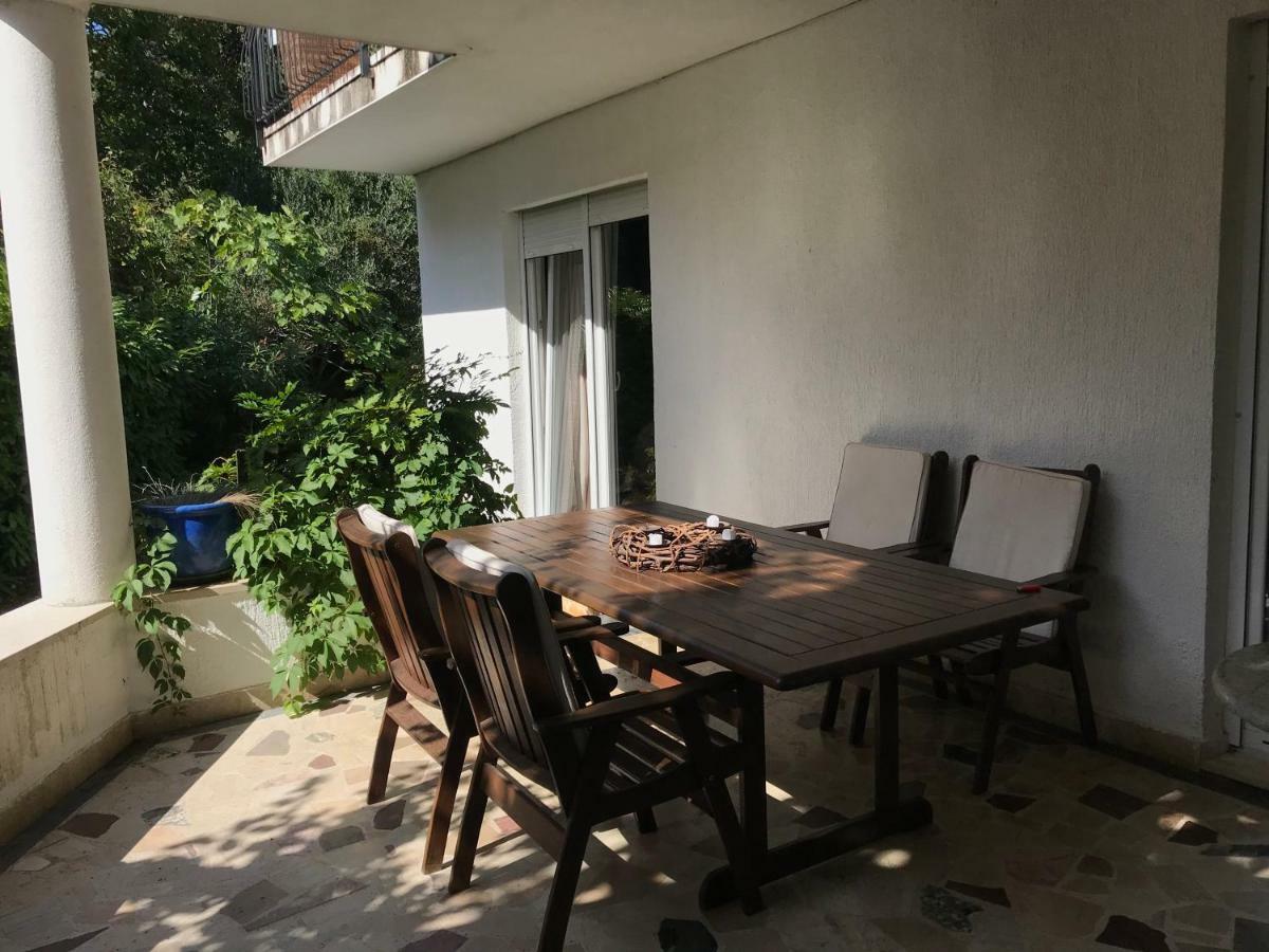 Pine And Lime Apartments Pula Exterior photo